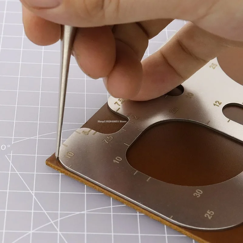 R righello di posizionamento m - Leatherwork Ruler recensione e prezzo