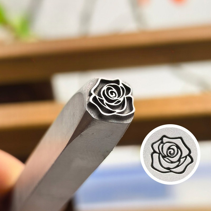 Utensile per stampaggio metall - Leatherwork Flowers recensione e prezzo