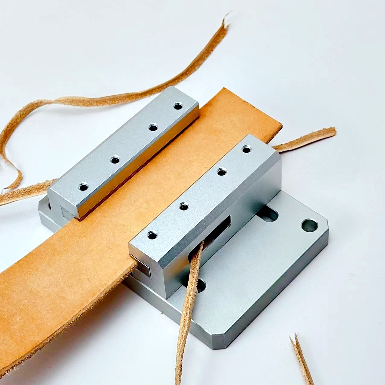 Macchina per rifilare i bordi  - Leatherwork Diy recensione e prezzo