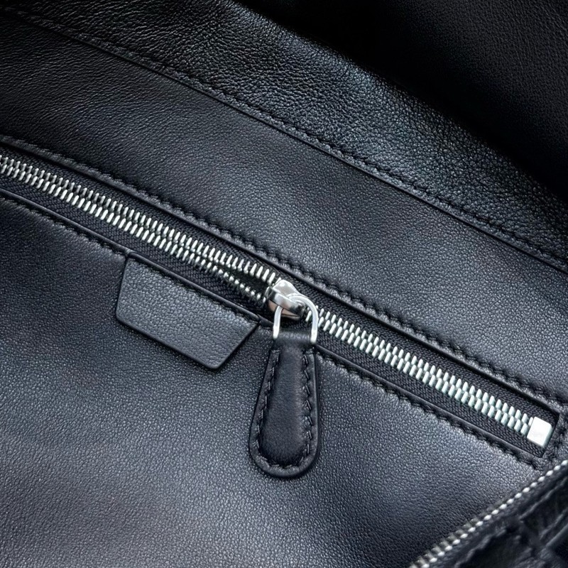 Borsa a Mano in Vera Pelle di  - Leatherwork Flowers recensione e prezzo